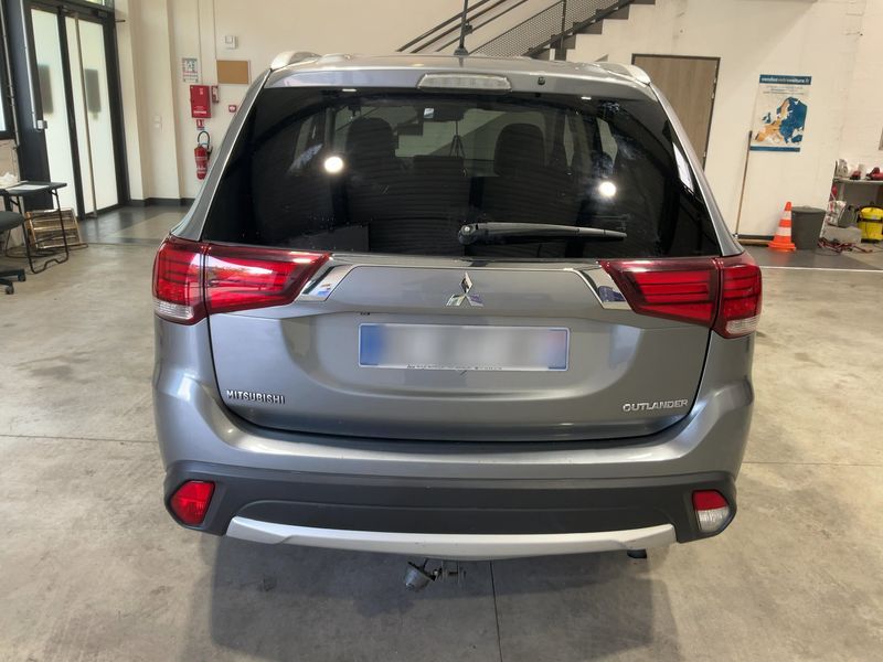Mitsubishi Outlander 2.2 DI-D Intense ClearTec 4WD 2016 – снимка 7