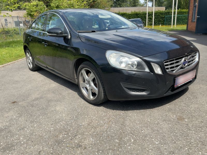 Volvo S60 2.0 D4 Momentum 2011 – снимка 12