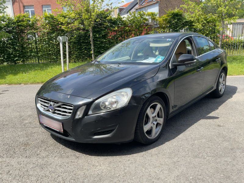 Volvo S60 2.0 D4 Momentum 2011 – снимка 2