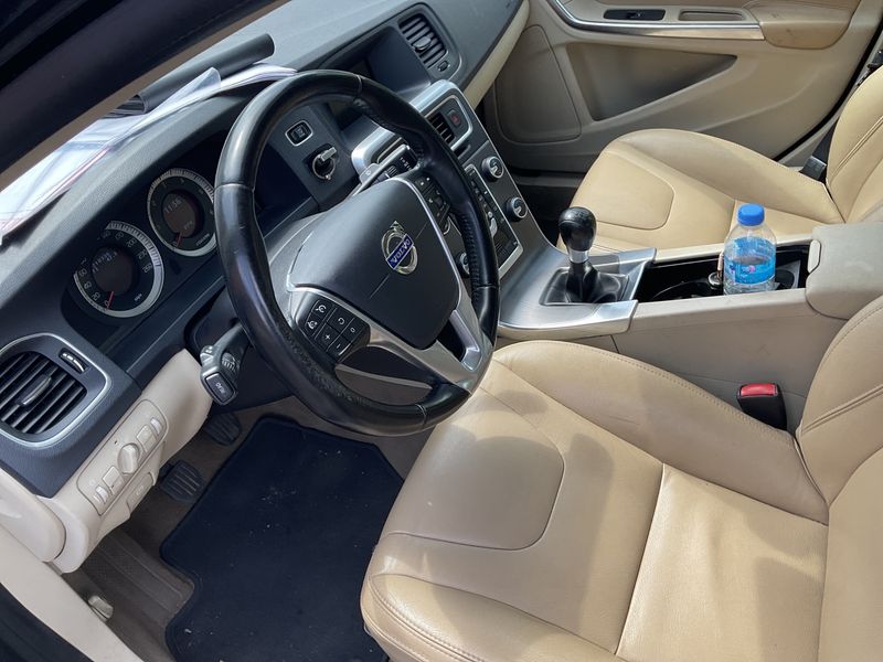 Volvo S60 2.0 D4 Momentum 2011 – снимка 40