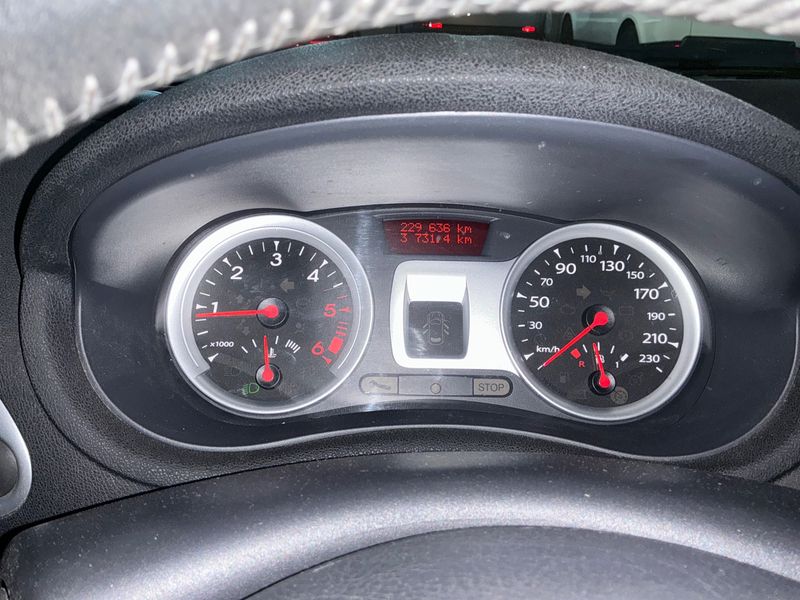 Renault Clio 1.5 dCi Dynamique 2012 – снимка 4