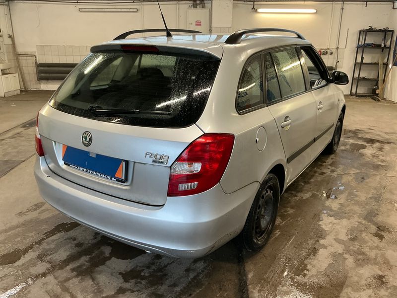 Skoda Fabia 1.4 Ambiente 2008 – снимка 2