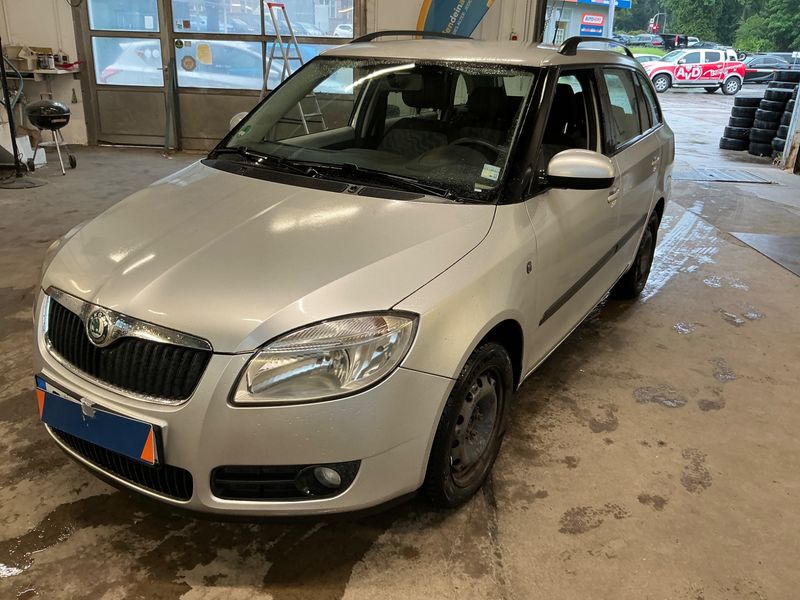 Skoda Fabia 1.4 Ambiente 2008 – снимка 1