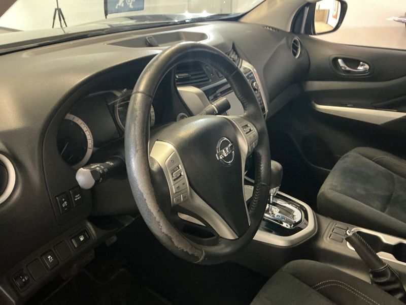 Nissan Navara NP-300 2.3 dCi Tekna+ Double Cab 4x4 2018 – снимка 25