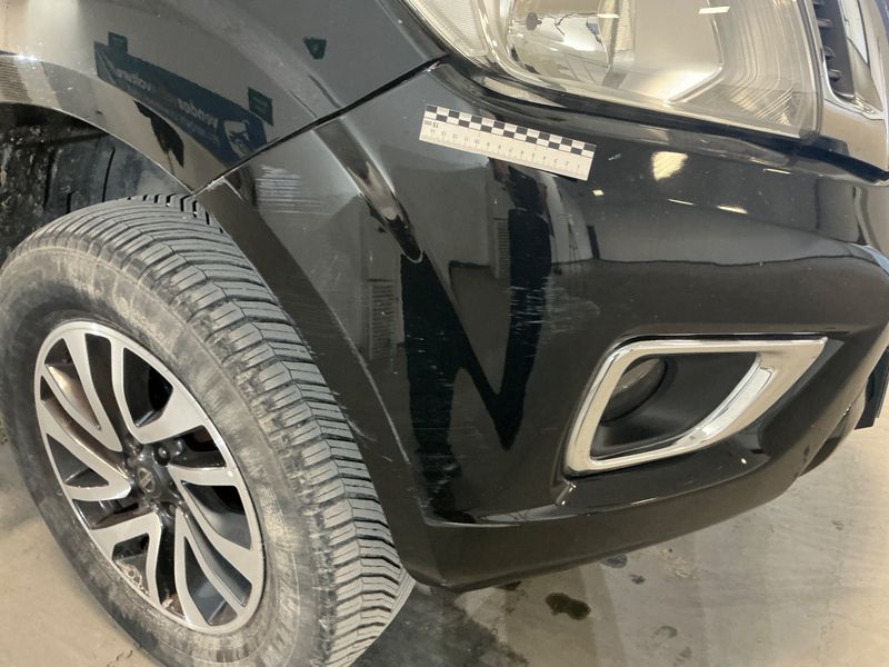 Nissan Navara NP-300 2.3 dCi Tekna+ Double Cab 4x4 2018 – снимка 37