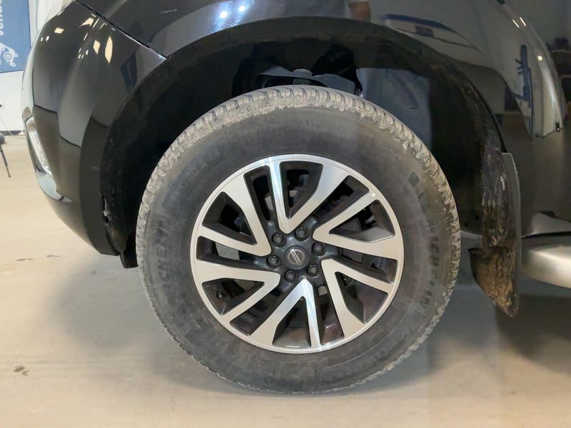 Nissan Navara NP-300 2.3 dCi Tekna+ Double Cab 4x4 2018 – снимка 3