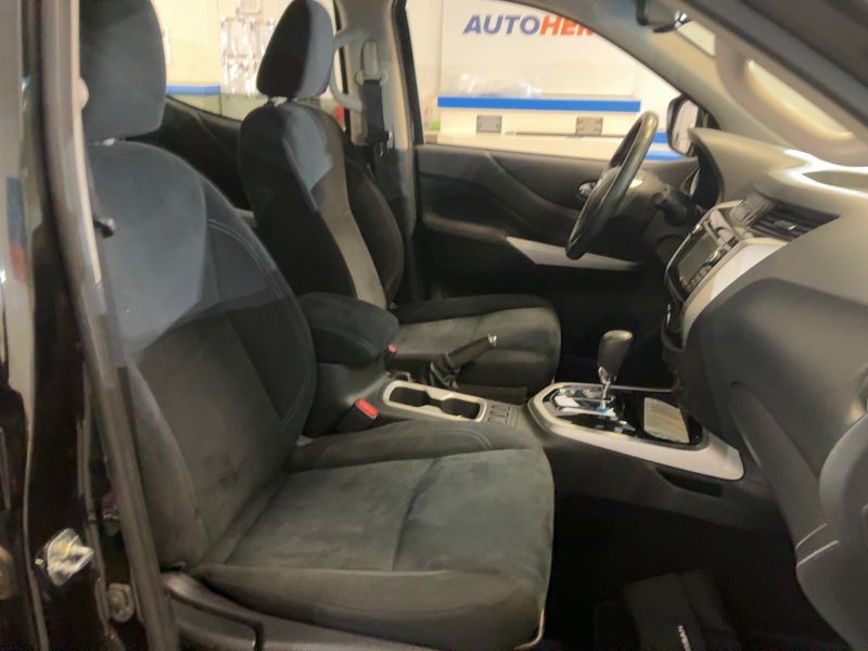 Nissan Navara NP-300 2.3 dCi Tekna+ Double Cab 4x4 2018 – снимка 16