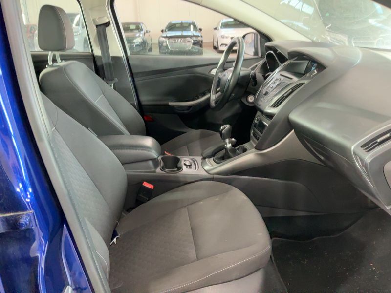 Ford Focus 1.0 EcoBoost SYNC Edition 2014 – снимка 17