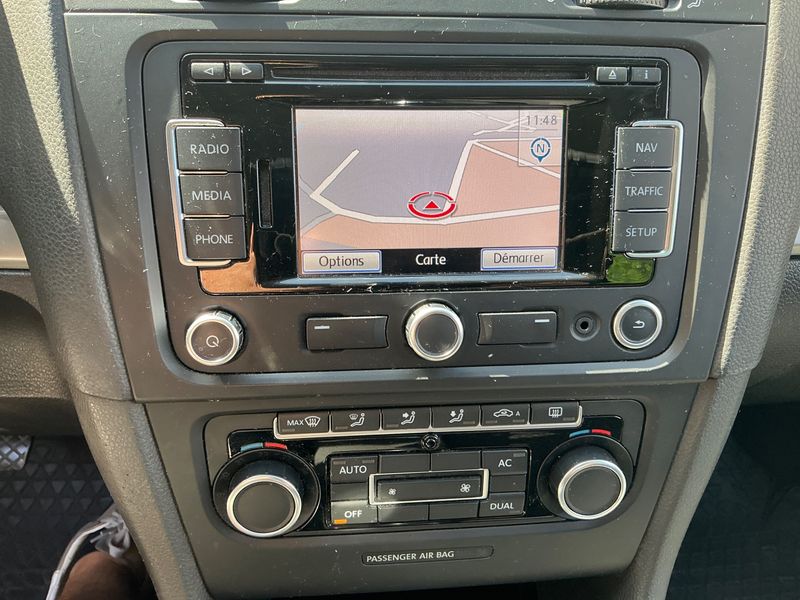 Volkswagen Golf VI 1.6 TDI Trendline BlueMotion Tech 2011 – снимка 8