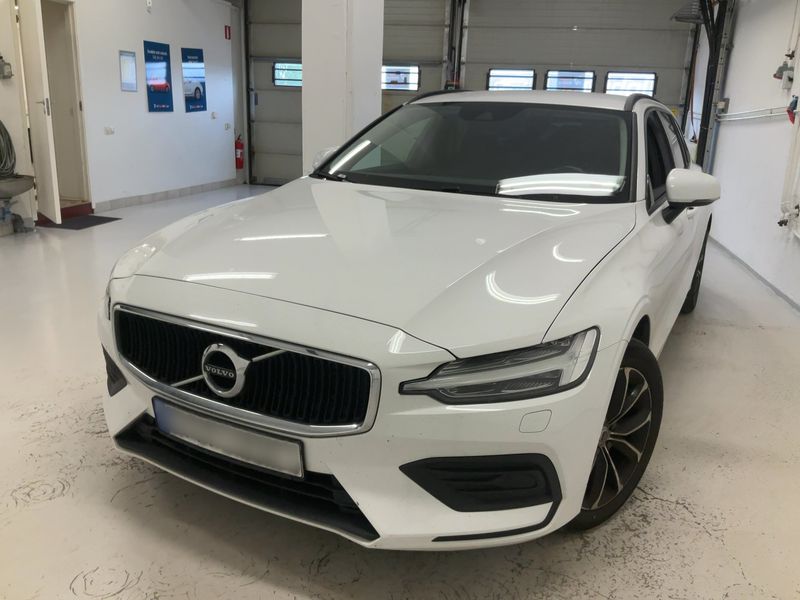 Volvo V60 2.0 D4 Momentum 2020 – снимка 1