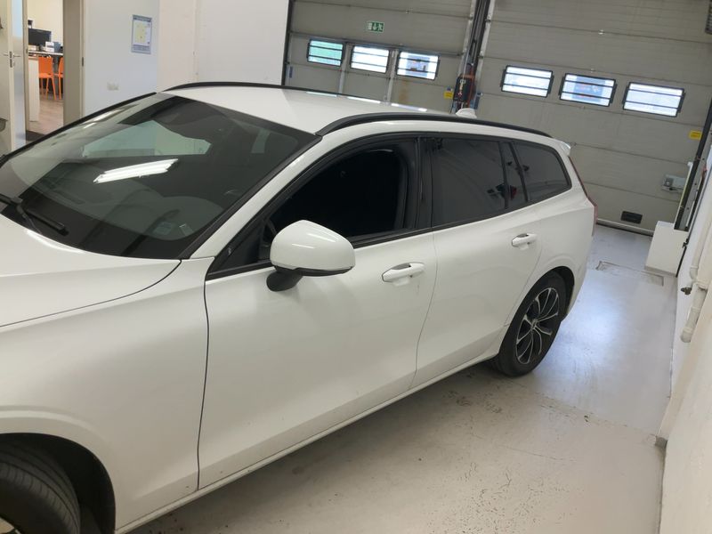 Volvo V60 2.0 D4 Momentum 2020 – снимка 4