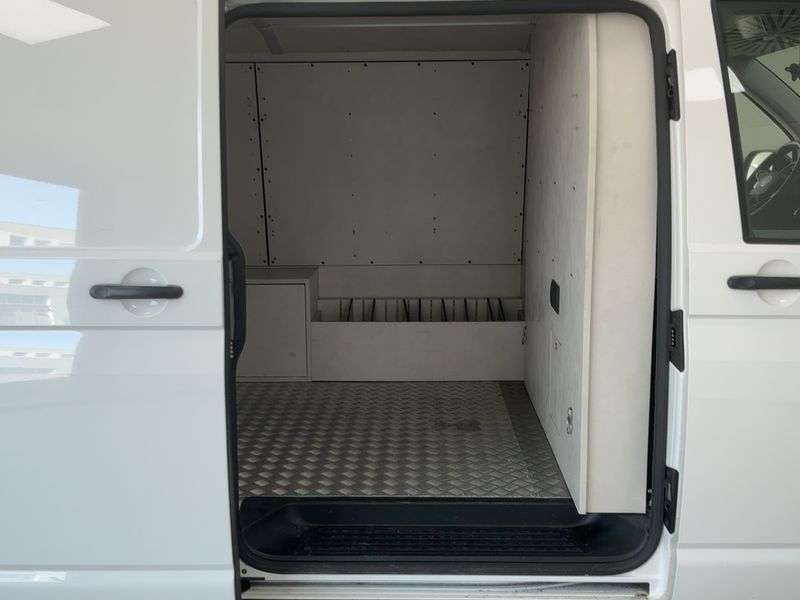 Volkswagen T6 Transporter 2.0 TDI Kasten lang FWD 2023 – снимка 19