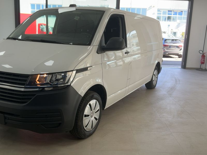 Volkswagen T6 Transporter 2.0 TDI Kasten lang FWD 2023 – снимка 2
