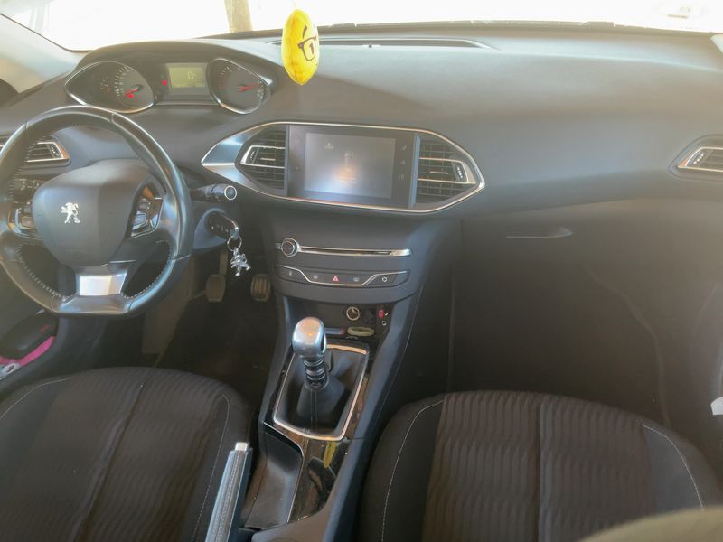 Peugeot 308 1.6 e-HDi Active 2015 – снимка 17