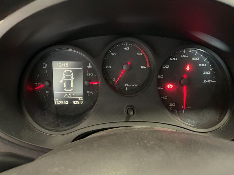 Seat Leon 1.6 TDI Reference Copa 2012 – снимка 18