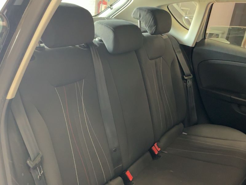 Seat Leon 1.6 TDI Reference Copa 2012 – снимка 19