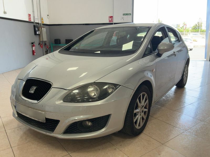 Seat Leon 1.6 TDI Reference Copa 2012 – снимка 1