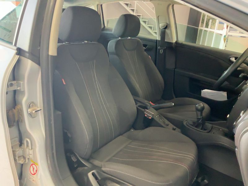 Seat Leon 1.6 TDI Reference Copa 2012 – снимка 16