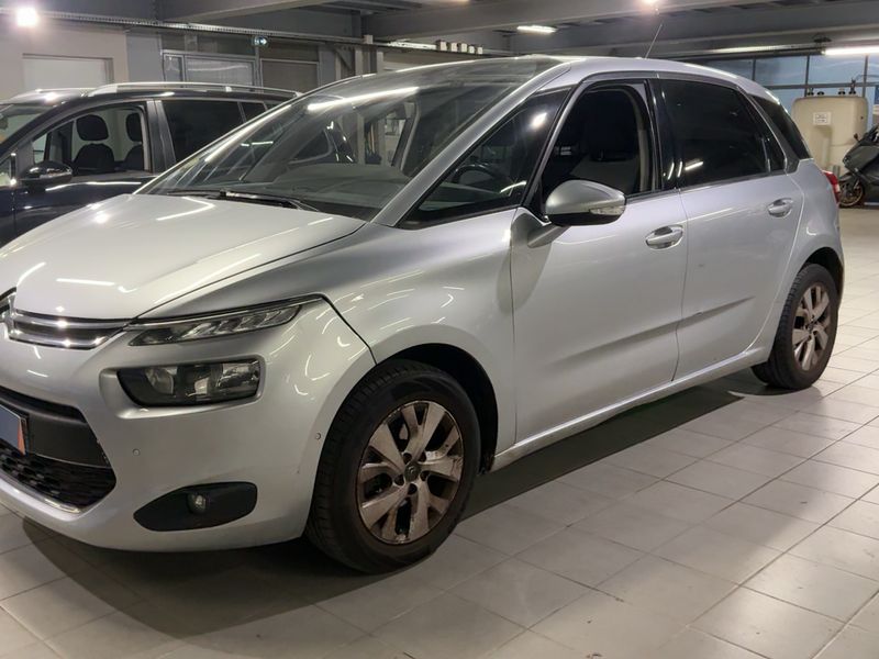 Citroen C4 Picasso 1.6 e-HDi Intensive 2015 – снимка 2