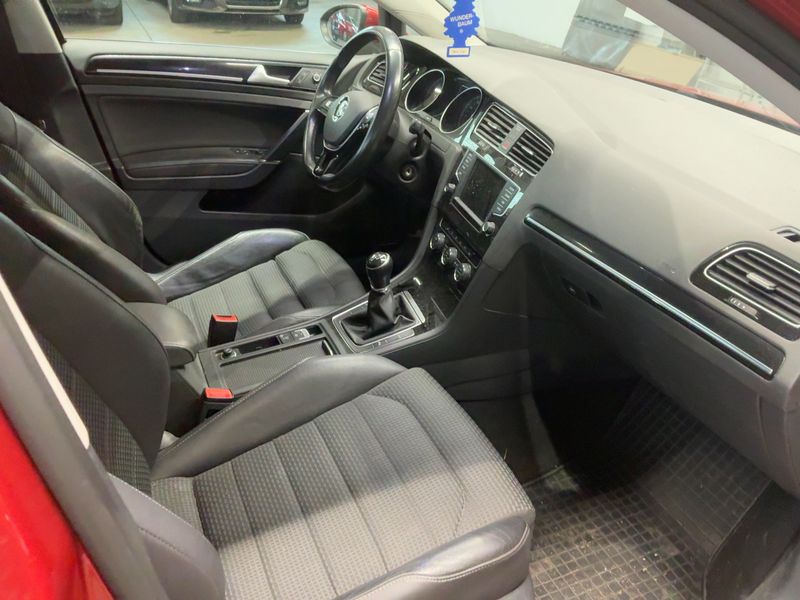 Volkswagen Golf VII 1.6 TDI Trendline BlueMotion Tech 2015 – снимка 16