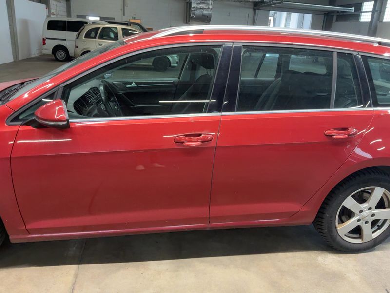 Volkswagen Golf VII 1.6 TDI Trendline BlueMotion Tech 2015 – снимка 4