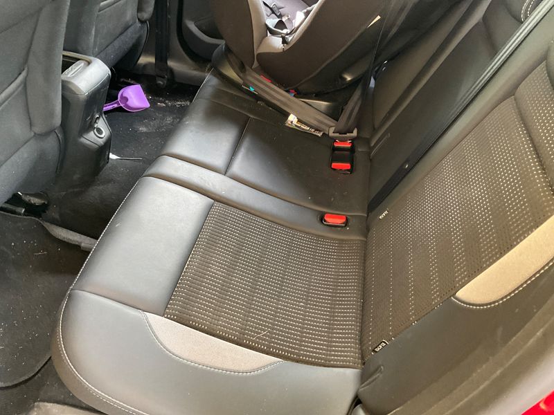 Peugeot 2008 1.6 Blue-HDi Allure 2017 – снимка 27