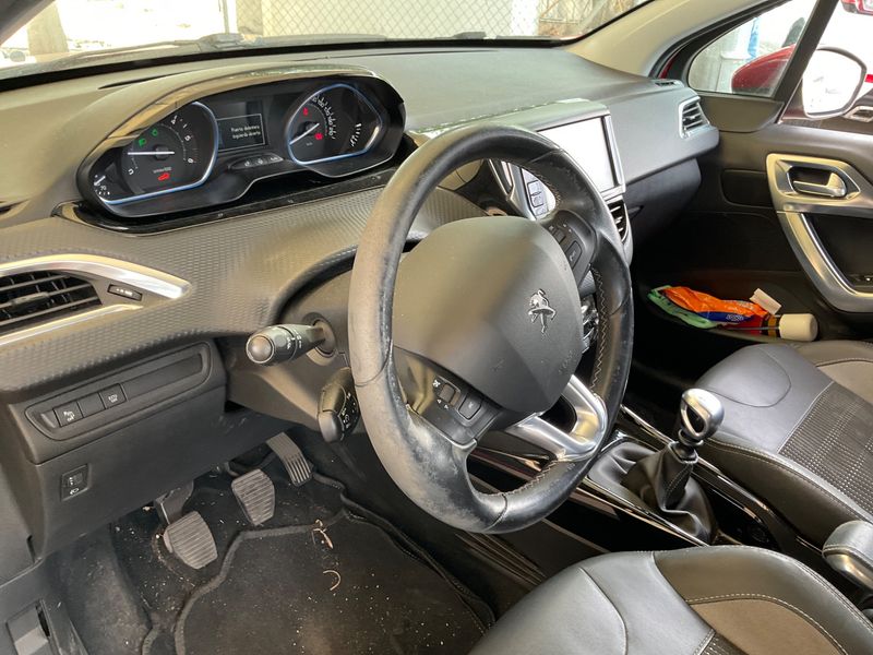 Peugeot 2008 1.6 Blue-HDi Allure 2017 – снимка 29
