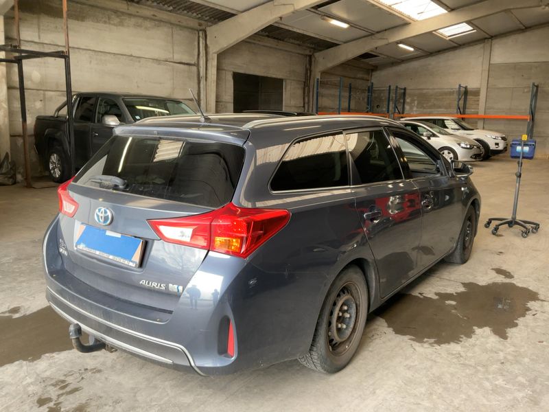 Toyota Auris Touring Sports 1.8 Hybrid Comfort 2014 – снимка 8