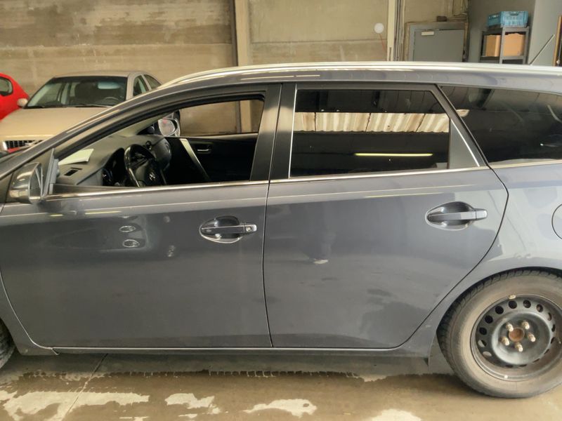 Toyota Auris Touring Sports 1.8 Hybrid Comfort 2014 – снимка 4