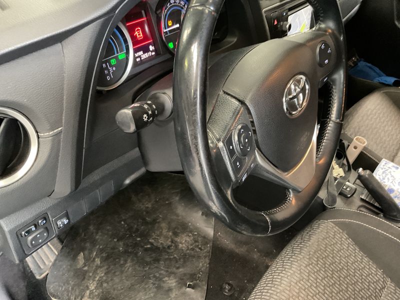 Toyota Auris Touring Sports 1.8 Hybrid Comfort 2014 – снимка 25