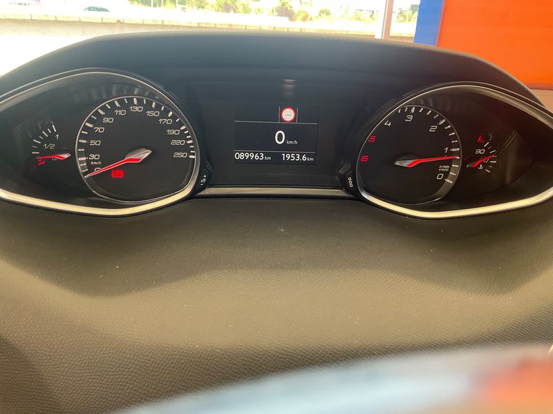 Peugeot 308 1.5 Blue-HDi Allure 2018 – снимка 18
