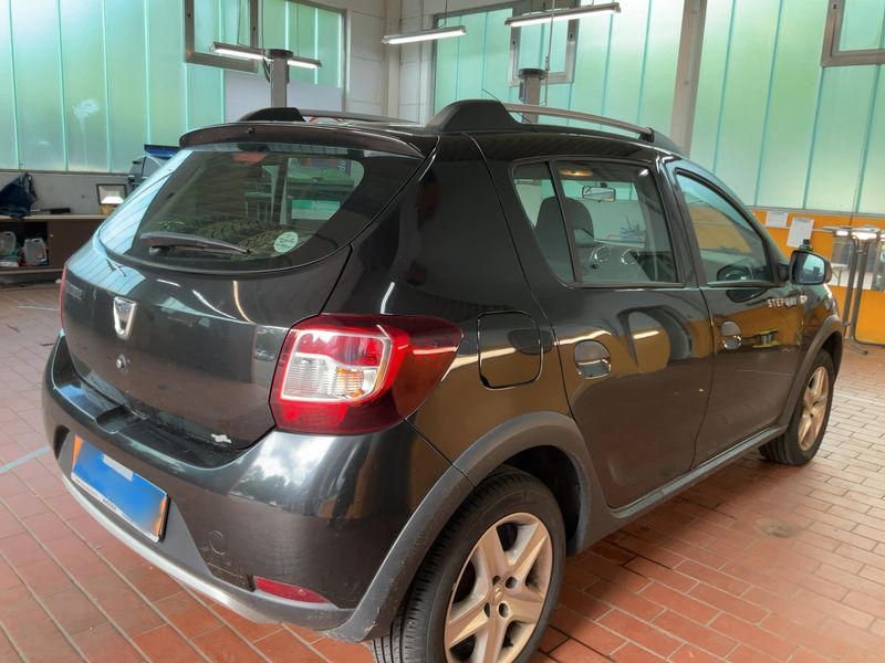 Dacia Sandero 1.5 dCi Stepway Prestige 2015 – снимка 8