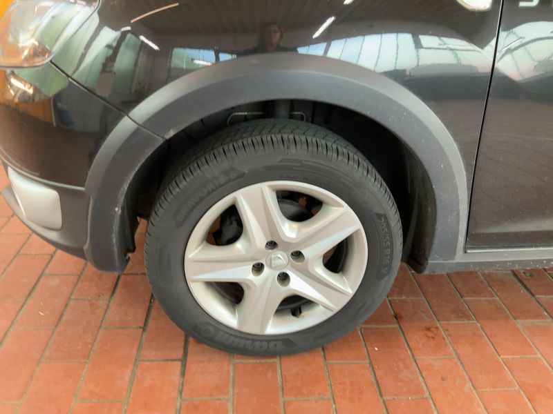 Dacia Sandero 1.5 dCi Stepway Prestige 2015 – снимка 3