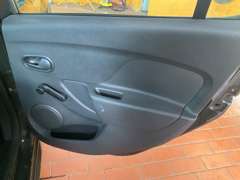 Dacia Sandero 1.5 dCi Stepway Prestige 2015 – снимка 25