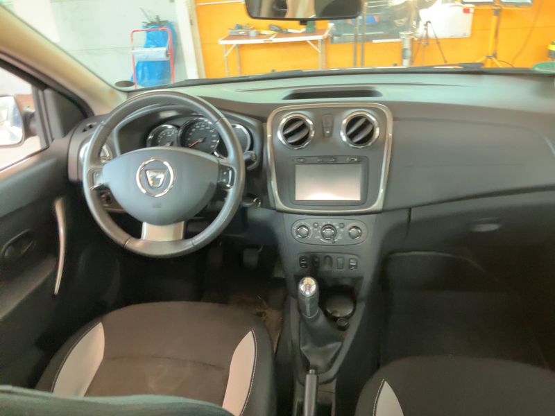 Dacia Sandero 1.5 dCi Stepway Prestige 2015 – снимка 18