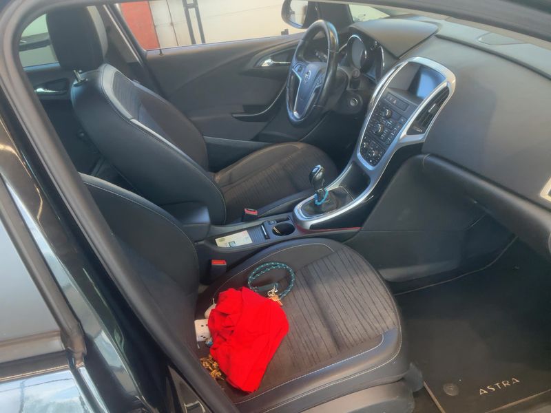 Opel Astra 1.6 CDTI DPF Style 2016 – снимка 16