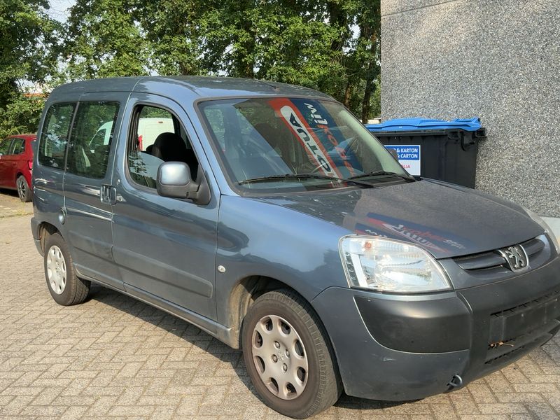Peugeot Partner 1.4 Filou 2008 – снимка 12