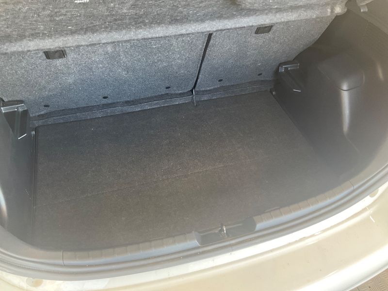 Toyota Yaris 1.5 Hybrid Comfort 2015 – снимка 31