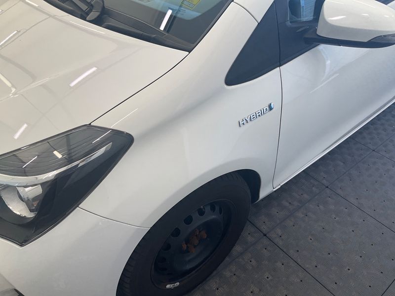 Toyota Yaris 1.5 Hybrid Comfort 2015 – снимка 36