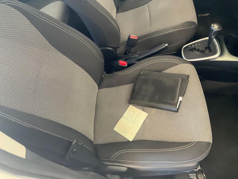 Toyota Yaris 1.5 Hybrid Comfort 2015 – снимка 33