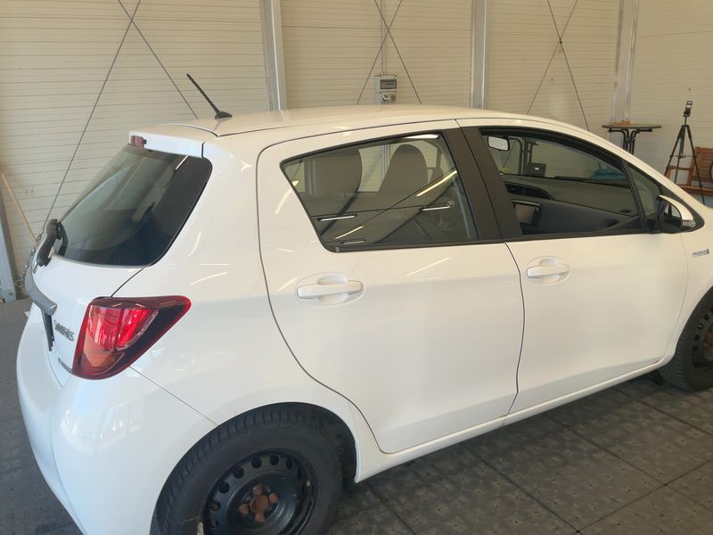 Toyota Yaris 1.5 Hybrid Comfort 2015 – снимка 8