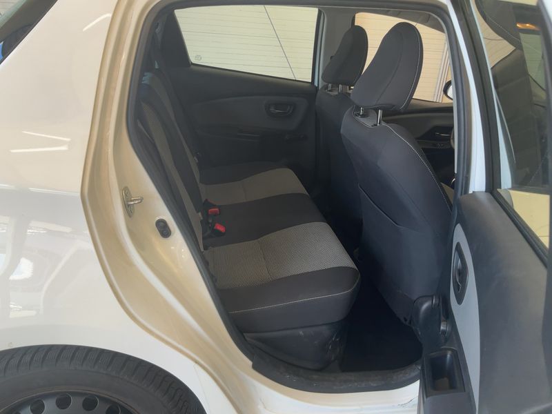 Toyota Yaris 1.5 Hybrid Comfort 2015 – снимка 19
