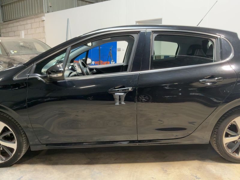 Peugeot 208 1.6 e-HDi Féline 2013 – снимка 4