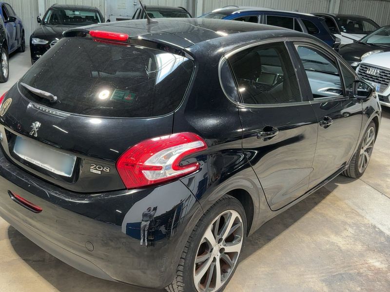 Peugeot 208 1.6 e-HDi Féline 2013 – снимка 8