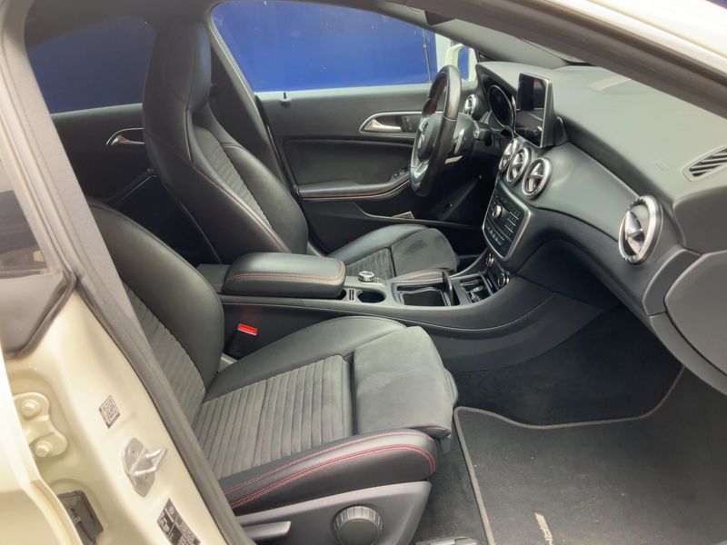 Mercedes-Benz CLA-Klasse CLA 220 d Premium 2016 – снимка 16