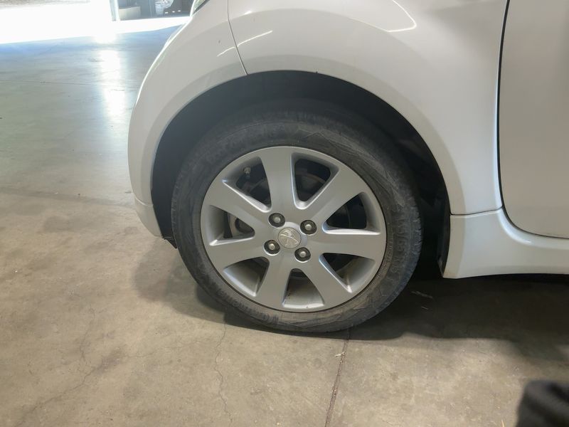 Peugeot iOn electric drive 35 kW Active 2016 – снимка 3