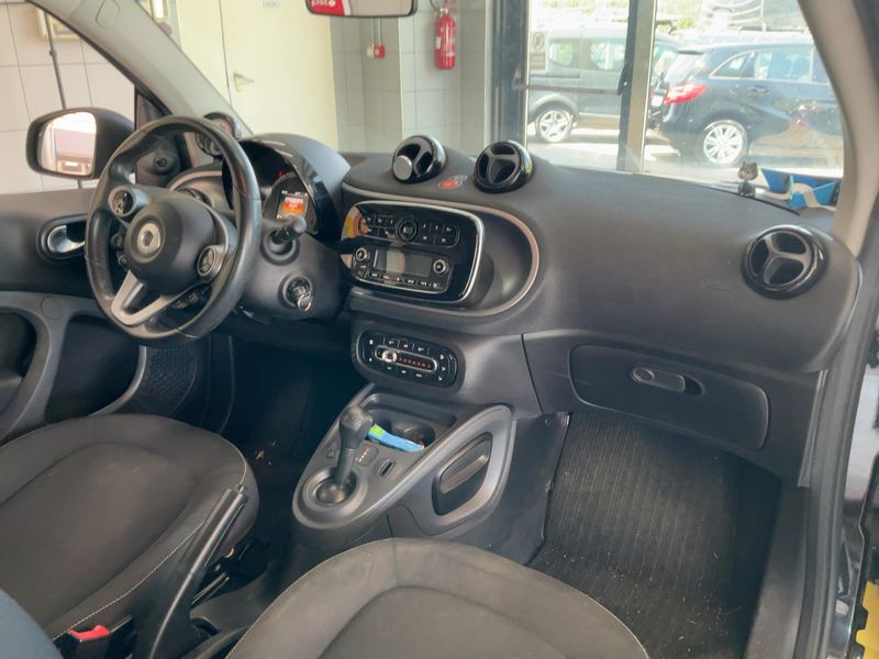 Smart fortwo 1.0 Basis passion 2018 – снимка 17