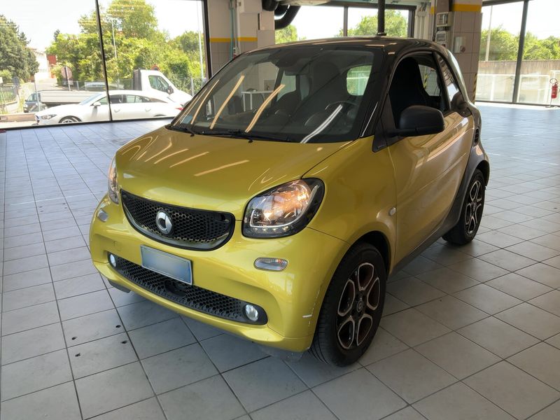 Smart fortwo 1.0 Basis passion 2018 – снимка 1