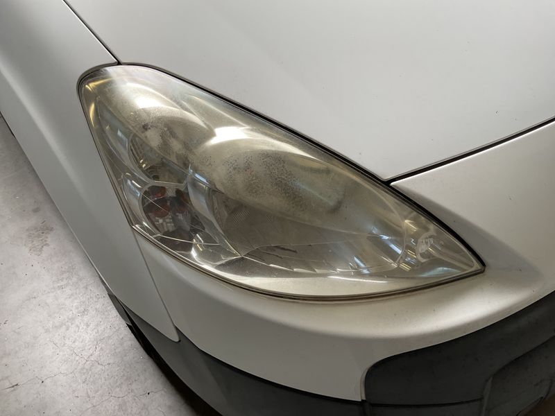 Peugeot Partner 1.6 HDi Filou 2010 – снимка 24