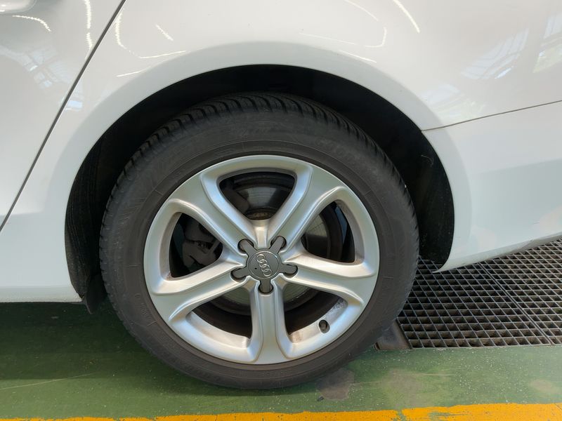 Audi A4 2.0 TDI Ambition 2013 – снимка 18